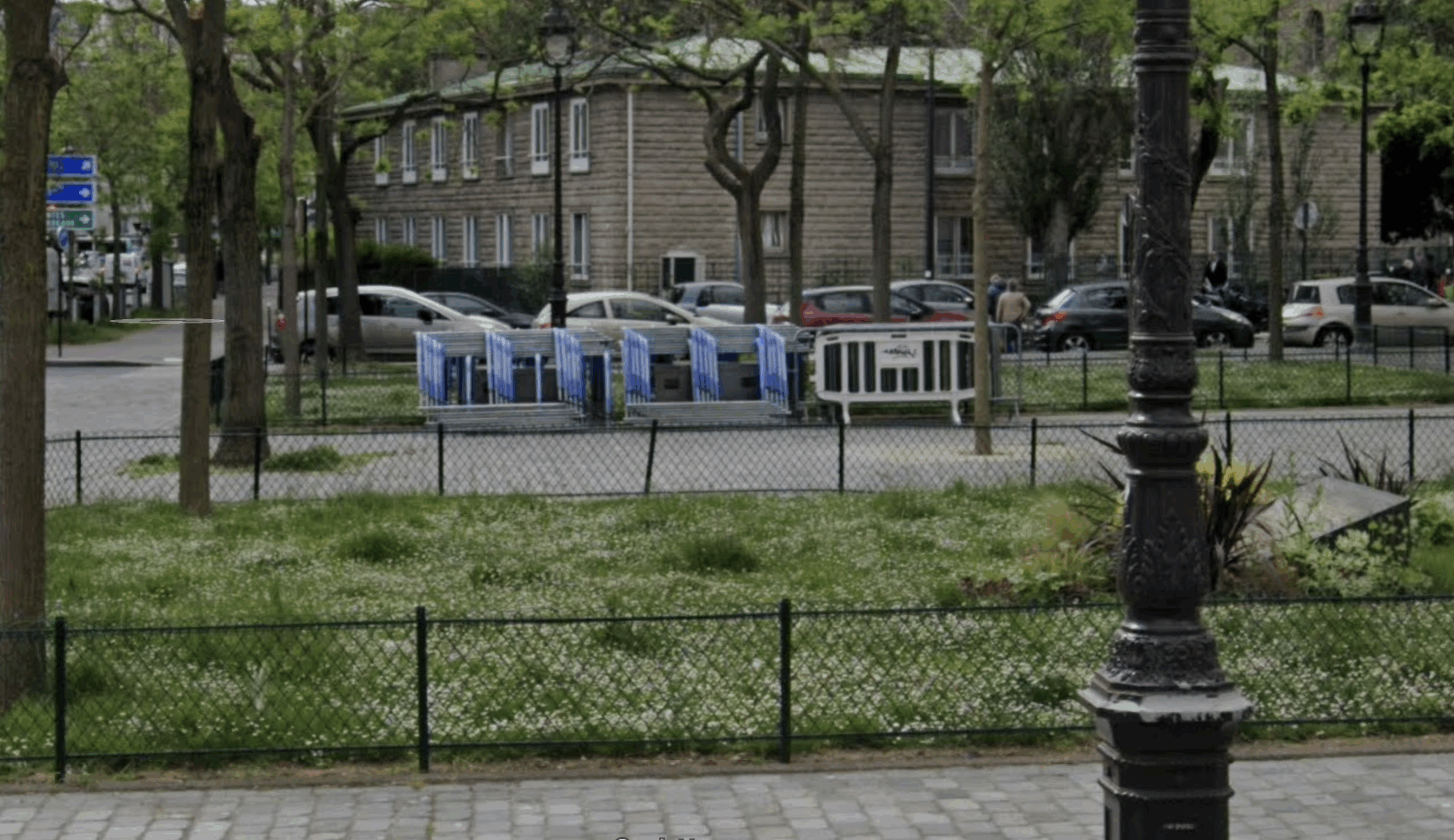 Paris Saint Germain - Parc des Princes - Place Stefanik - Zusammengefaltete Fahrradstellplätze