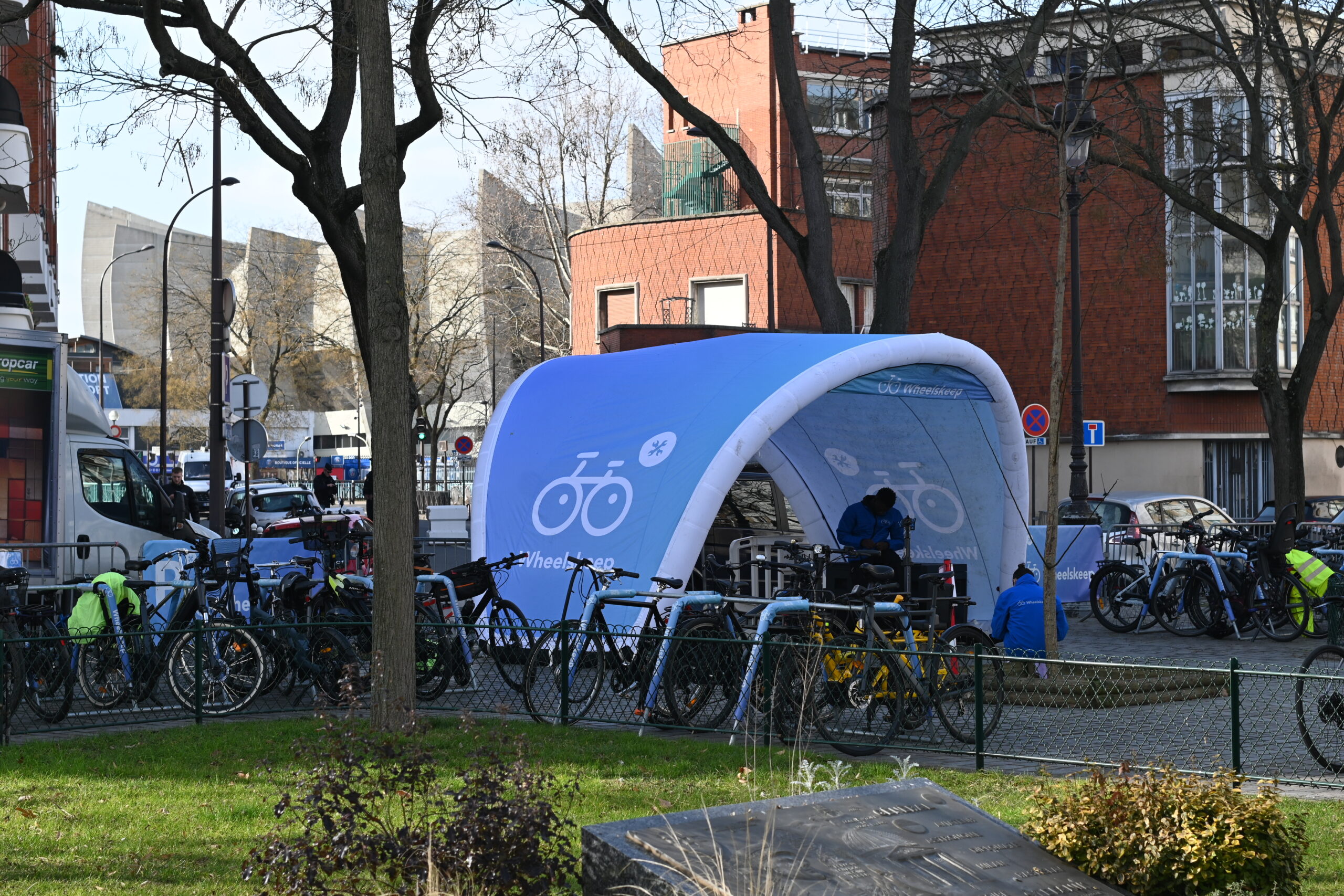 Fahrradparkplätze bei PSG: Vereine engagieren sich für ihre Anhänger